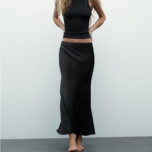 Zara Satin Effect Midi Skirt - black - size XS - Picture 5 of 6